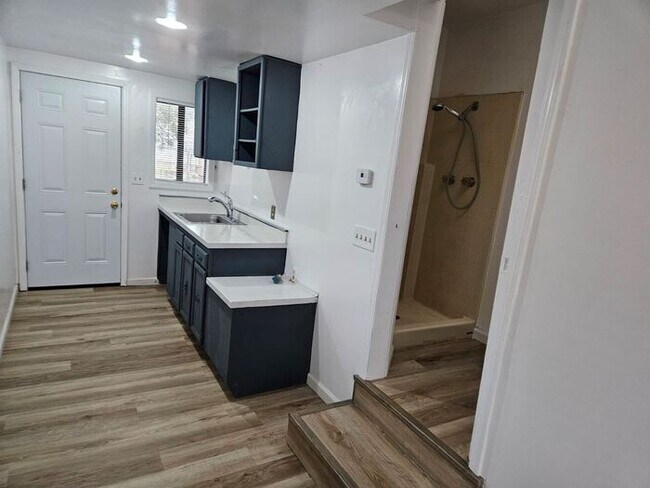 Building Photo - Riverwalk district Studio For Rent