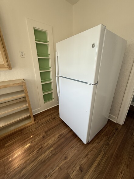 Building Photo - 2949 Raymond Ave