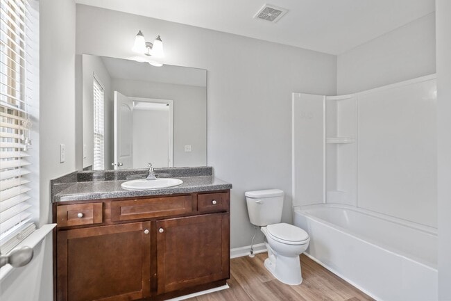 Building Photo - 3 Bedroom Townhome in Stonecrest!