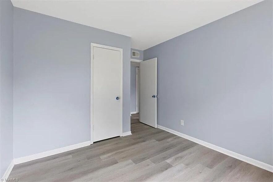 Building Photo - Room in Condo on North O.Henry Boulevard