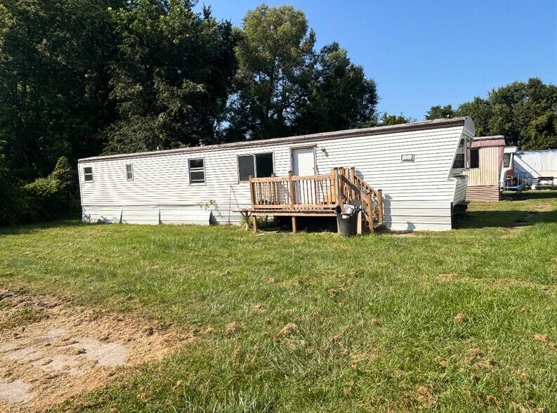 Primary Photo - 4420 W Ridge Rd