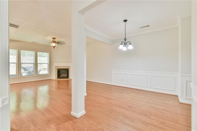 Building Photo - 2694 Winslow Ridge Dr NE