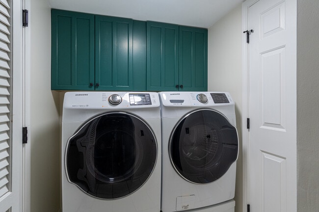 Building Photo - 712 Hamilton Ct