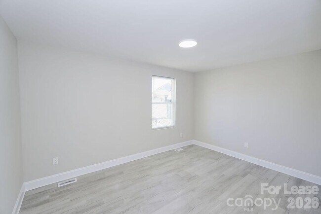 Building Photo - 3825 Westway Dr