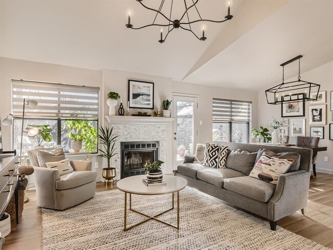 Building Photo - 4609 San Simeon Dr