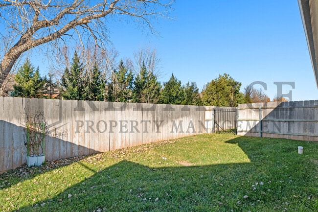 Building Photo - 3225 N Cedar Downs Ln