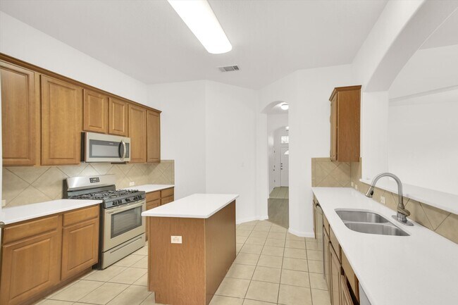 Building Photo - 808 Meadow Bluff Ct