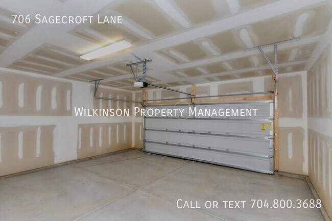 Building Photo - 706 Sagecroft Ln