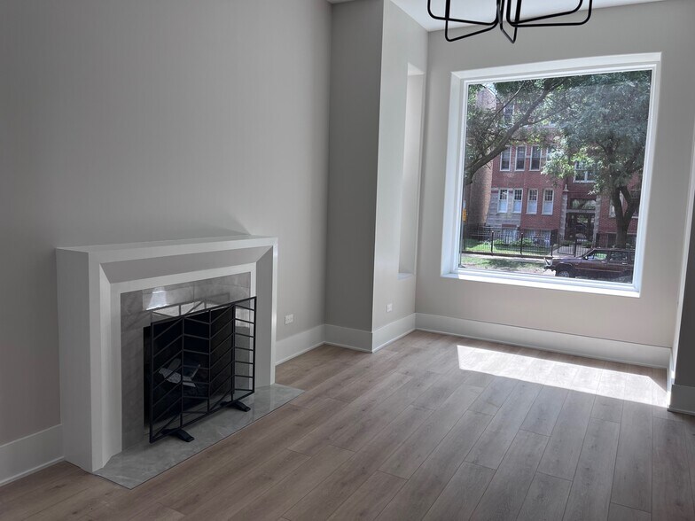 Building Photo - 1408 W Cuyler Ave