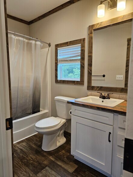 Hallway bathroom - 1238 FM 667