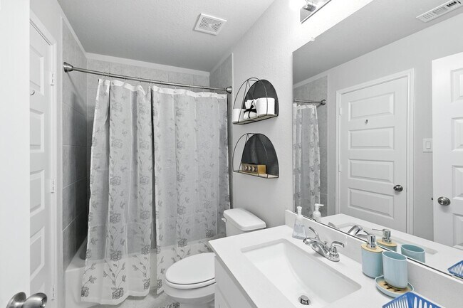 Building Photo - 17497 Chestnut Cove Dr