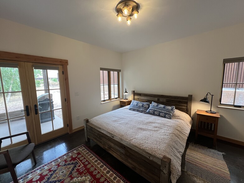 Building Photo - 1286 Dream Dr