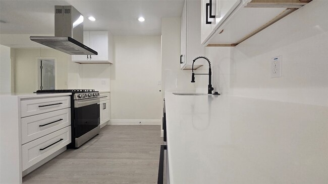 Building Photo - 10101 Bamboo Rd