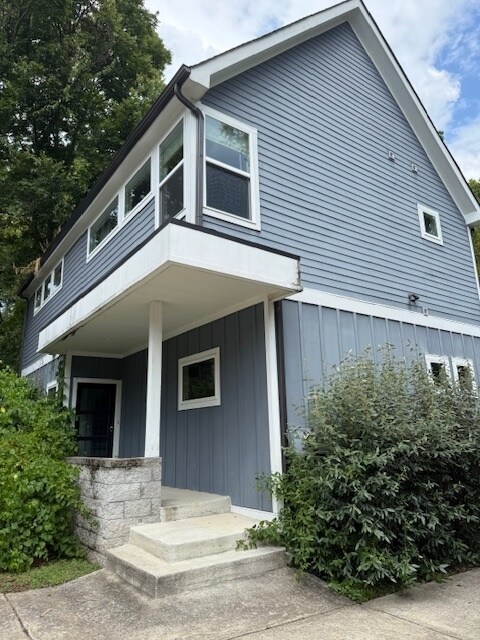 Primary Photo - Adorable 3BR/2.5BA in historic Wedgewood H...