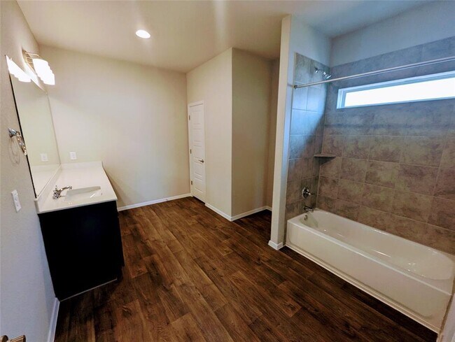 Building Photo - 301 Chesterfield Dr
