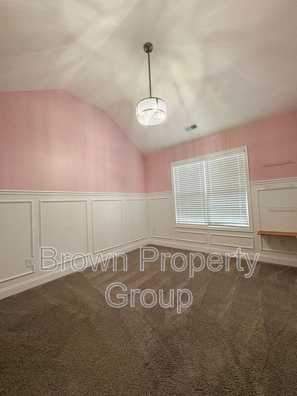 Building Photo - 179 Stafford Ave