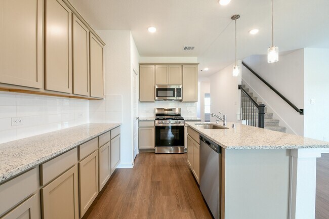 Building Photo - 1642 Birch Wood Dr