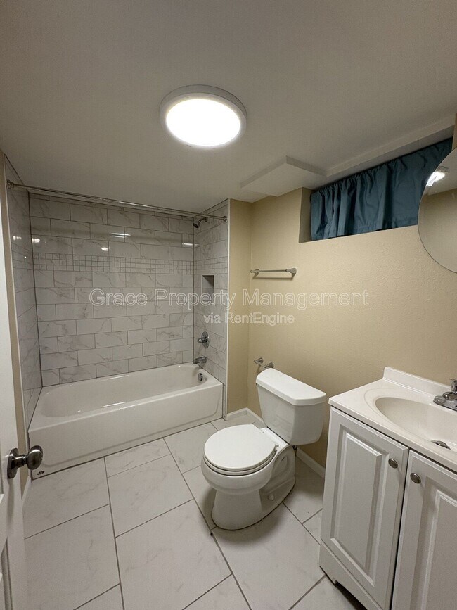 Building Photo - 4925 Clay St