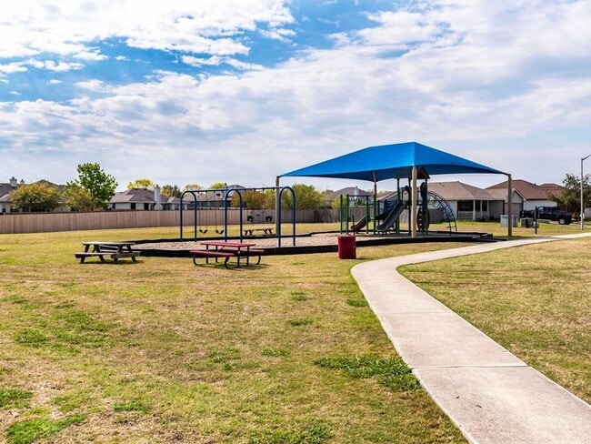 Building Photo - 184 Atlantis