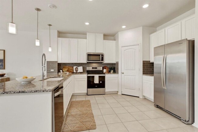 Building Photo - 12600 Anthology St