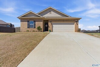 Building Photo - 121 Burlcrest Ct