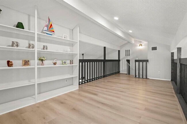 Building Photo - 3323 Peachwood Ln