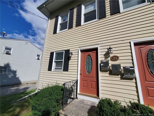 Building Photo - 39 Division St