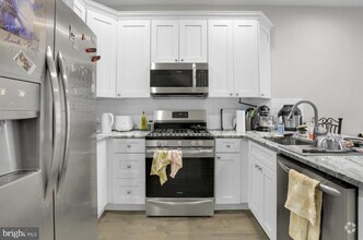 Building Photo - 237 S 45th St