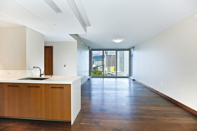 Building Photo - 1555 Kapiolani Blvd