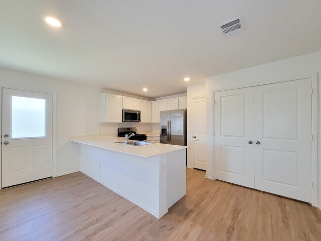 Building Photo - 314 Hbr Bnd Ct