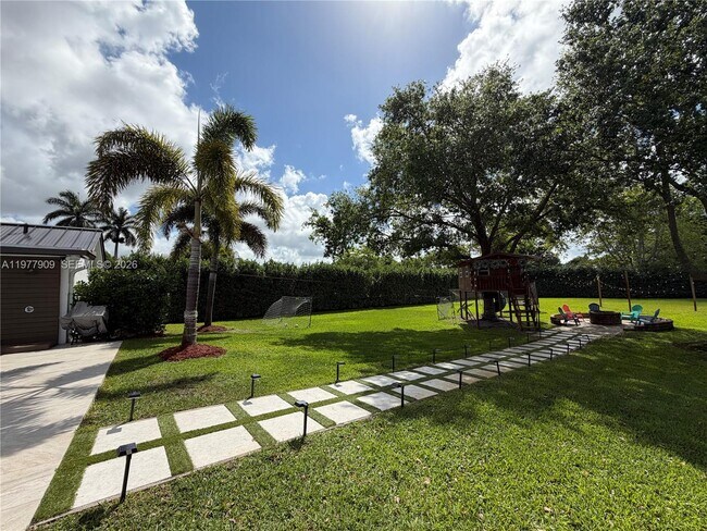 Building Photo - 11300 NW 5th St