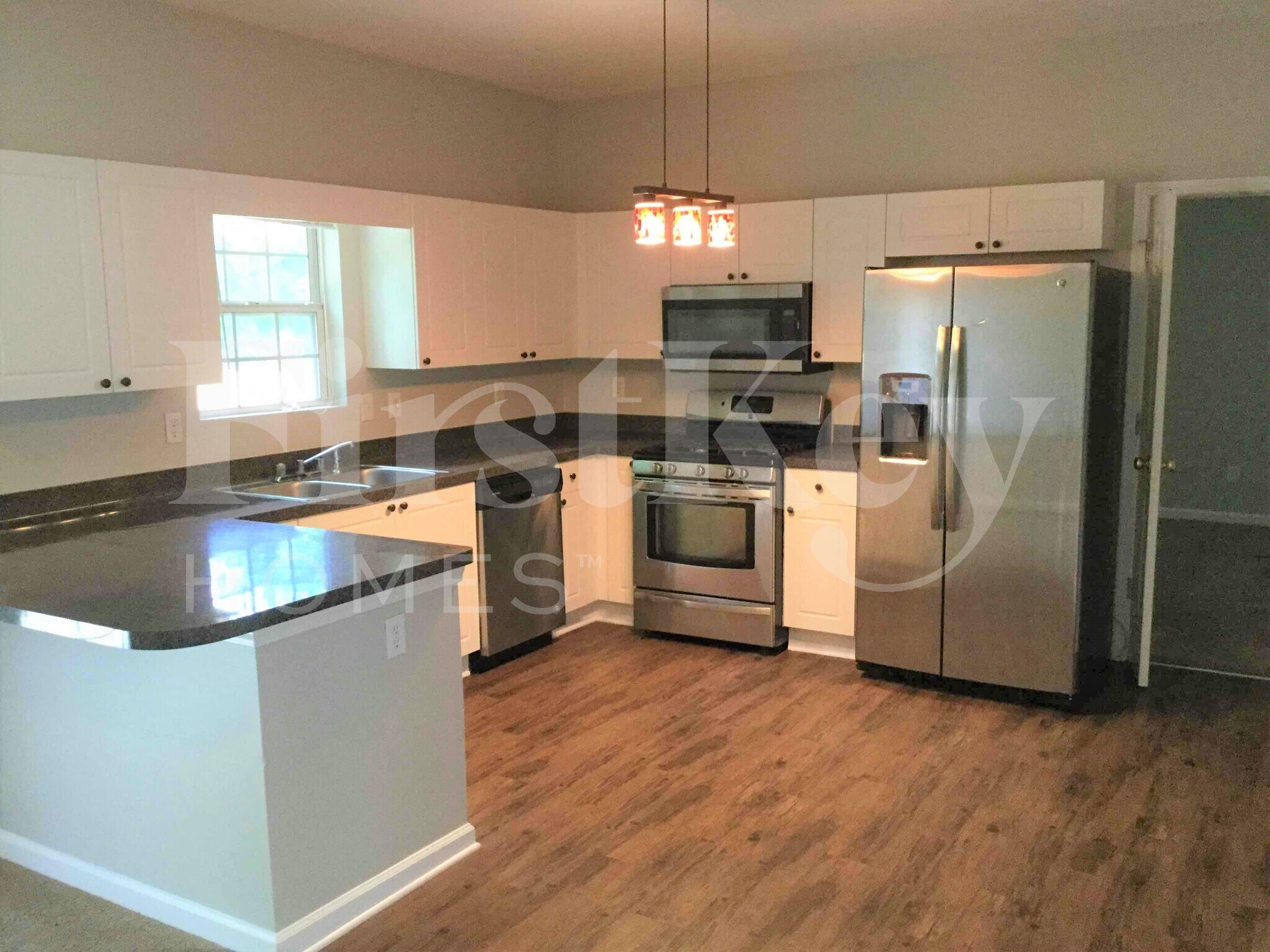 Building Photo - 2324 Sandspring Dr SW