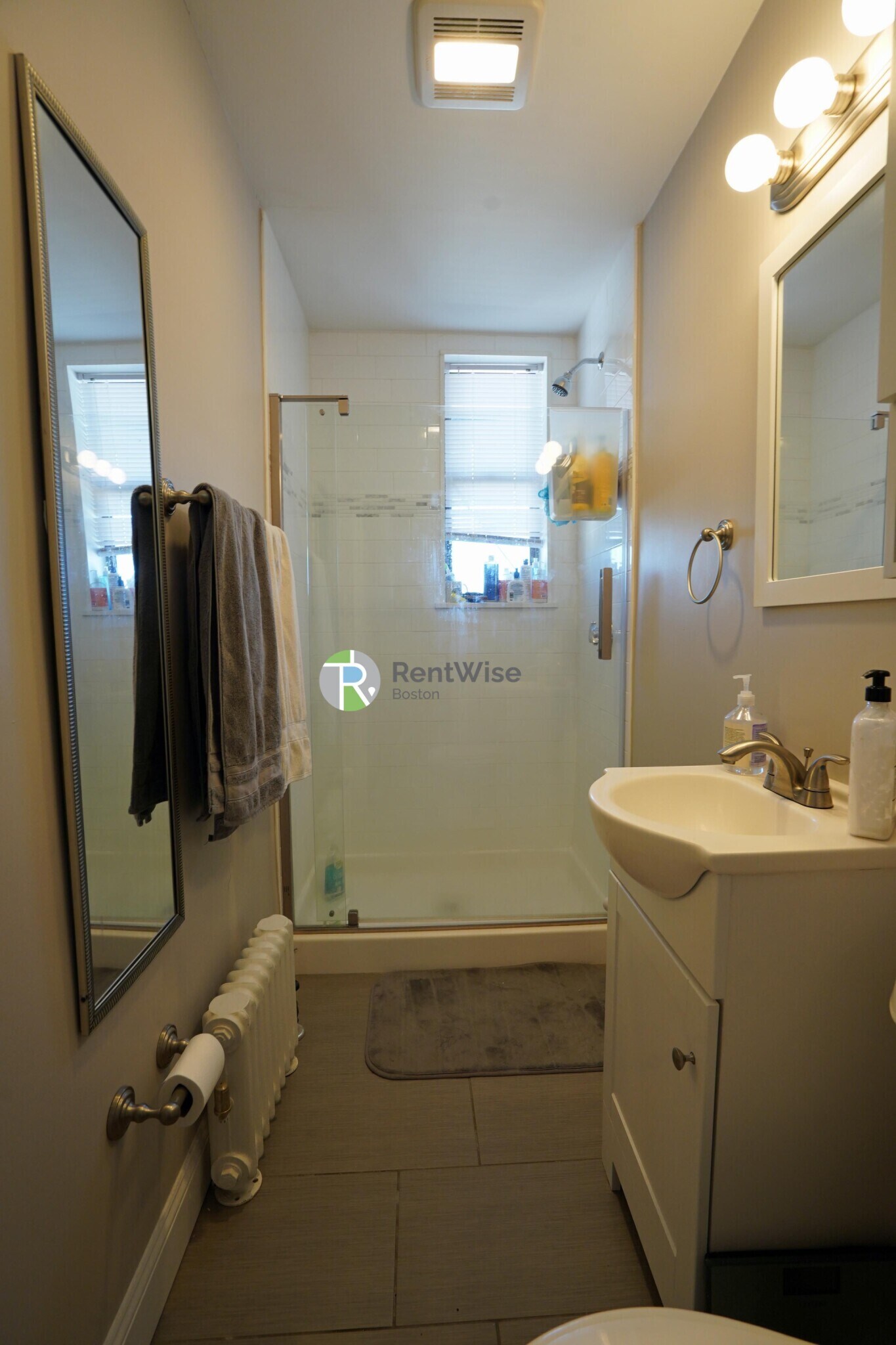 Building Photo - 56 Gardner St