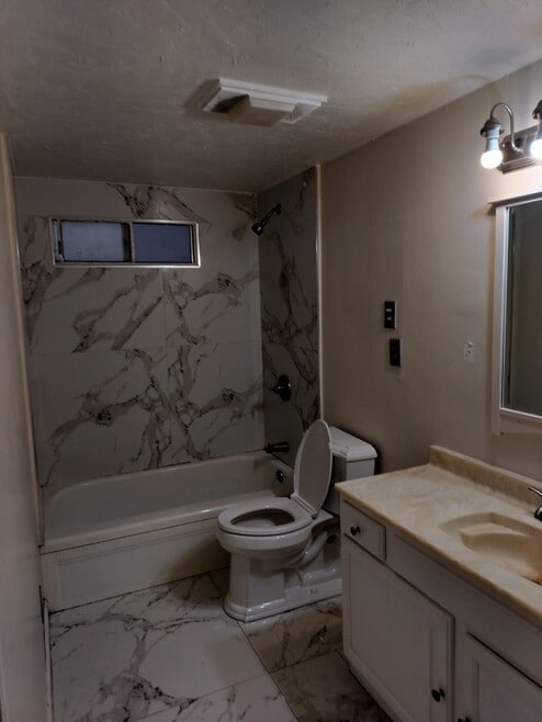 Building Photo - 1586 Bonnell Ave