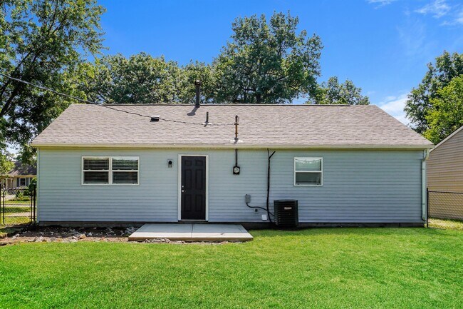 Building Photo - 357 Amesbury Dr