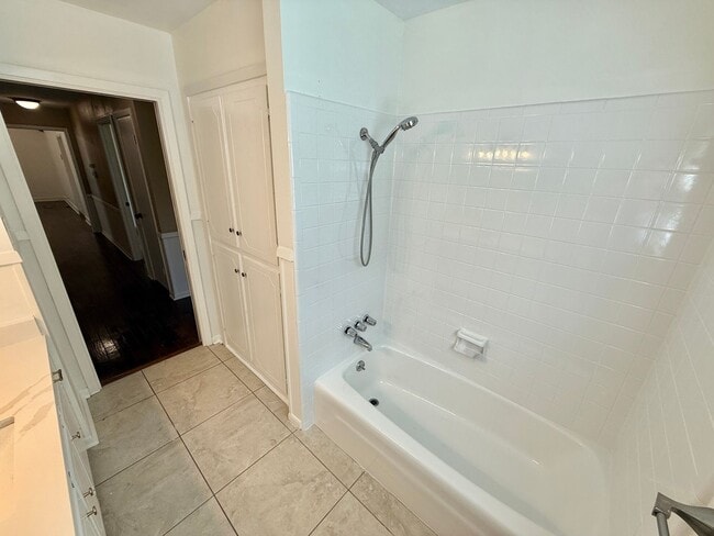 Building Photo - 4-bed/2-bath in South Tyler!
