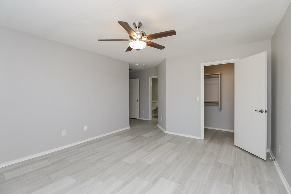Building Photo - 13748 W Keim Dr