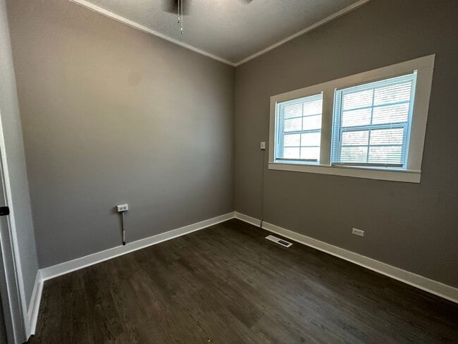 Building Photo - 213 E Main St