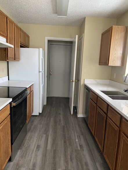 Building Photo - 307 Eichelberger Dr