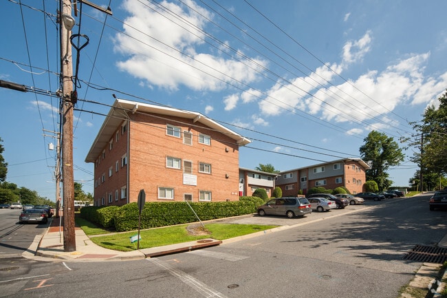 Primary Photo - River Terrace Apartments