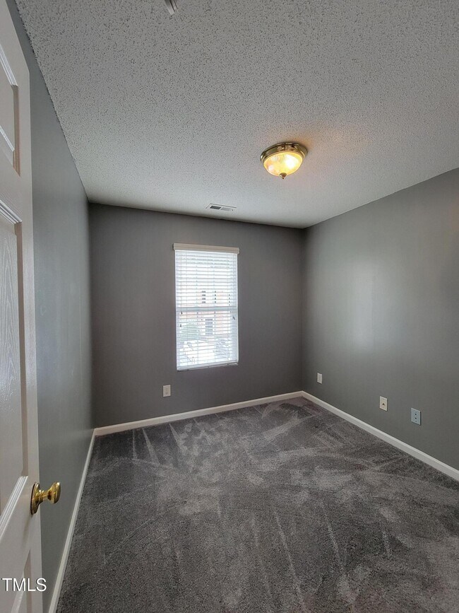 Building Photo - 3402 Sosa Rd