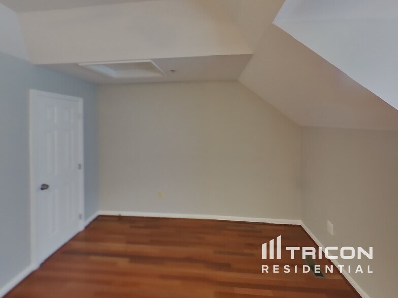 Building Photo - 6502 Fable Ct