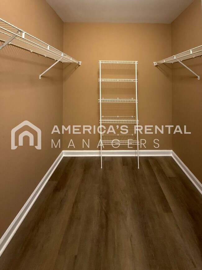 Building Photo - Lovely 2 Bed, 2 Bath Townhome for Rent in Montevallo, AL! View with 48 Hours Notice!