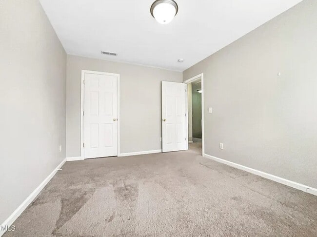 Building Photo - 203 Canyon Lake Cir