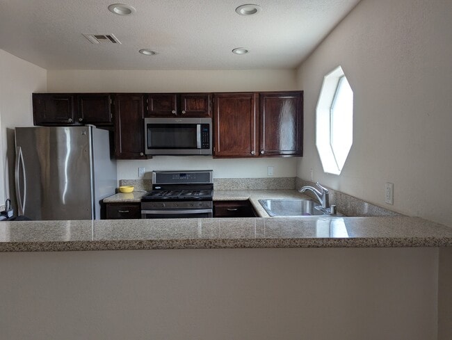 Building Photo - 5038 S Rainbow Blvd