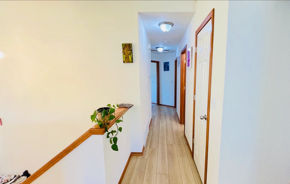 Building Photo - 18521 Stone Ave N