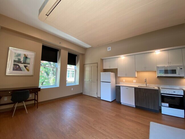 Building Photo - 83 Hanover St