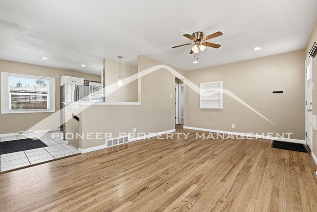 Building Photo - Lovely Single Family Home Fenced in Yard and Central AC