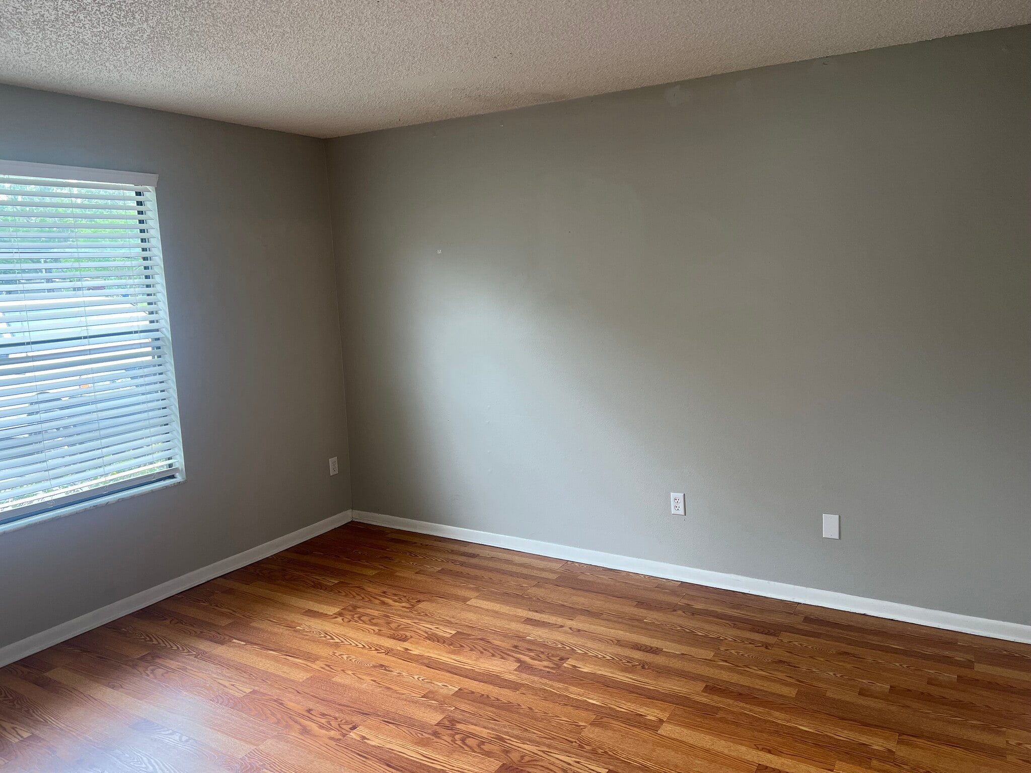 Building Photo - 10101 Lake Oak Cir