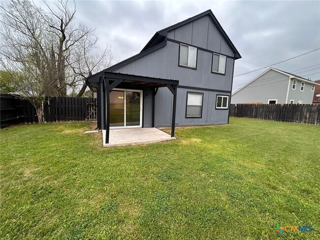 Building Photo - 2124 Caprice Dr